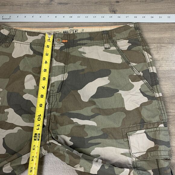 Baileys Point Mens Cargo Camo Shorts Size 34W 39x11 Green Cotton Pockets - Picture 3 of 8